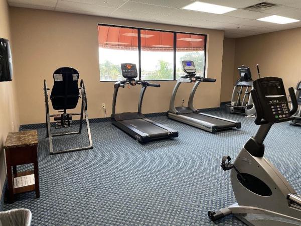 Hollybrook Golf & Tennis Club, 9500 N Hollybrook Lake Dr #202, Pembroke Pines, Florida 33025, image 1