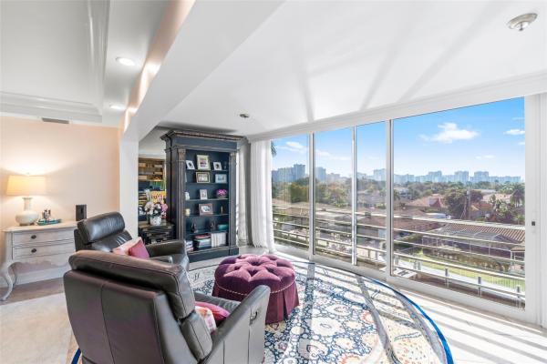 Winston House, 3050 NE 47th Ct #403, Fort Lauderdale, Florida 33308, image 1