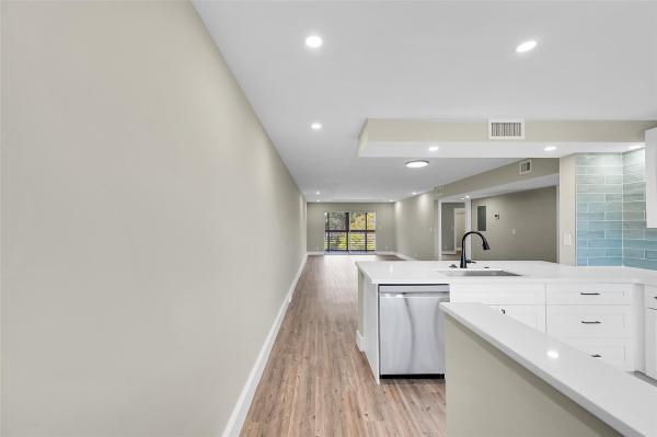 Lucaya Village, 2202 Lucaya Bnd #K3, Coconut Creek, Florida 33066, image 1