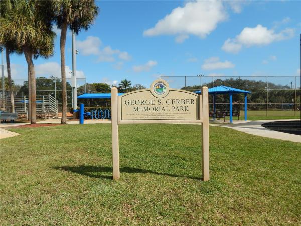 Applewood Village 1, 2615 N Carambola Cir #1701, Coconut Creek, Florida 33066, image 2