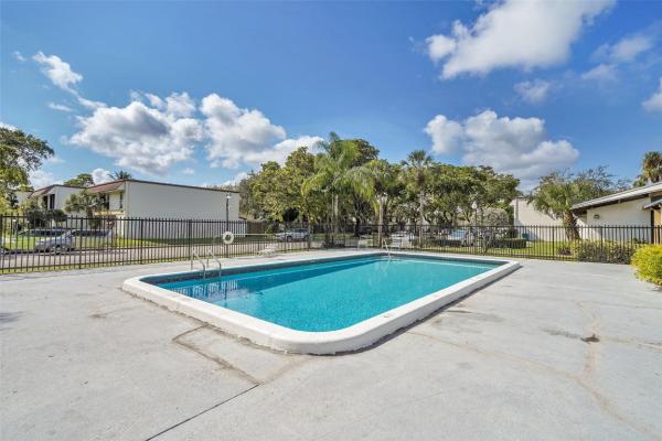 Hollywood Gardens, 3300 Atlanta St #15F, Hollywood, Florida 33021, image 1