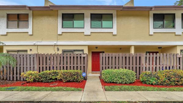Tanglewood Townhomes, 220 SW 96th Ter #220, Pembroke Pines, Florida 33025, image 1