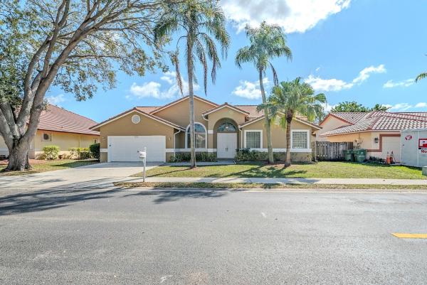 Emerald Lake Estates At The Landings, 10320 SW 15th St, Pembroke Pines, Florida 33025, image 1
