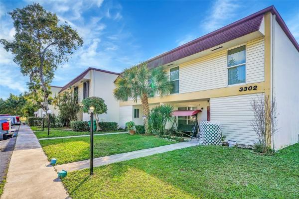 Hollywood Gardens, 3302 Farragut St #5D, Hollywood, Florida 33021, image 1