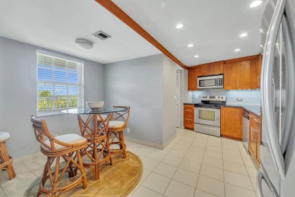 Palm-Aire Country Club 10, 625 Oaks Dr #604, Pompano Beach, Florida 33069, image 1