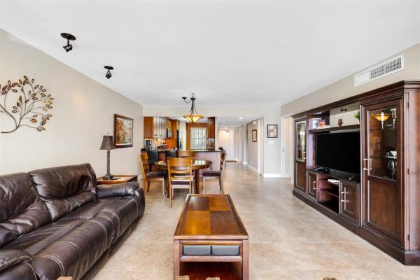 Palm-Aire Country Club 6, 3621 Oaks Clubhouse Dr #206, Pompano Beach, Florida 33069, image 3