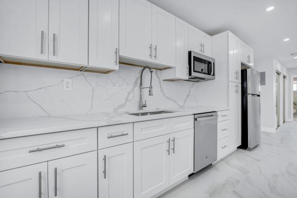 Hyacinth House, 3061 NE 49th St #6, Fort Lauderdale, Florida 33308, image 1