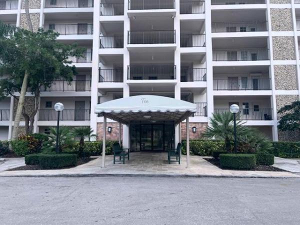 Palm-Aire Country Club 1, 3150 N Palm Aire Dr #704, Pompano Beach, Florida 33069, image 1