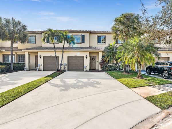 Lago Vista At Coconut Creek, 4732 Lago Vista Dr #4732, Coconut Creek, Florida 33073, image 1