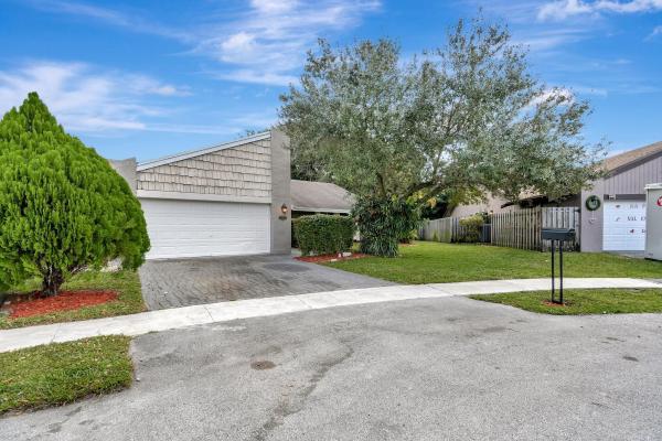 Plantation Hills, 7801 NW 5th Pl, Plantation, Florida 33324, image 1