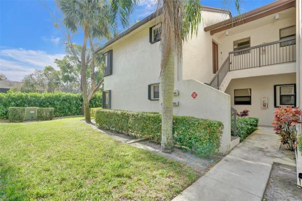 Baywood Village, 2593 Carambola Cir #1880, Pompano Beach, Florida 33066, image 1