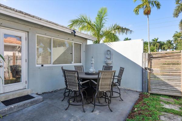 Hollywood Lakes, 1322 Johnson St, Hollywood, Florida 33019, image 2