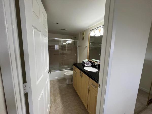Huntington Lakes 5, 7260 Kinghurst Dr #606, Delray Beach, Florida 33446, image 2