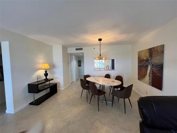 Huntington Lakes 5, 7260 Kinghurst Dr 606, Delray Beach, Florida 33446, image 1