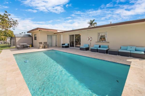 Stirling Lake, 5651 SW 56th St, Davie, Florida 33314, image 1