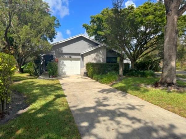 Tamarind Village, 2581 Calamondin Cir, Coconut Creek, Florida 33063, image 1