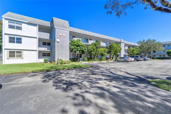 Fairways Of Tamarac, 8205 NW 61st St #B305, Tamarac, Florida 33321, image 1