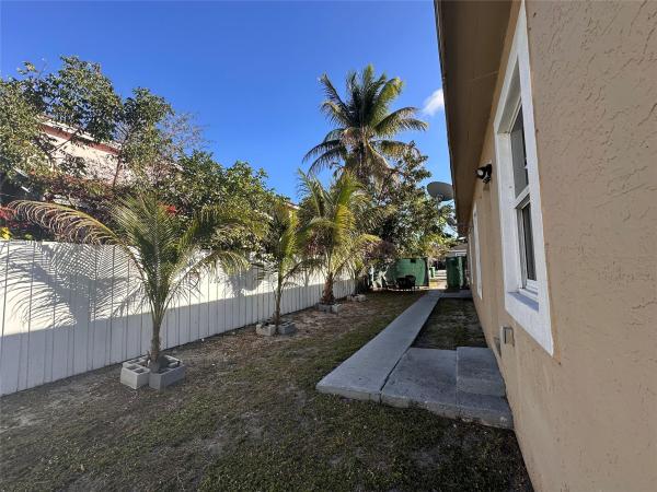 College, 728 SW 6th St, Dania Beach, Florida 33004, image 1