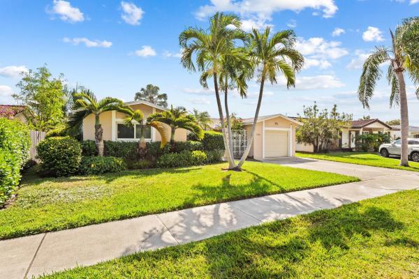 Country Club Homes, 1316 Arthur St, Hollywood, Florida 33019, image 1