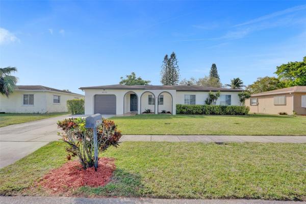 Palmetto Pines, 22351 Boulder St, Boca Raton, Florida 33428, image 1