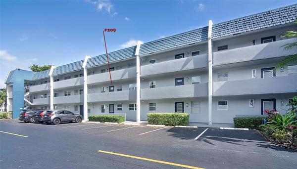 Oriole Golf & Tennis Club 1, 7837 Golf Circle Dr #209, Margate, Florida 33063, image 1