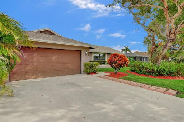 Huntington Woods, 104 Parkwood Dr, Royal Palm Beach, Florida 33411, image 1