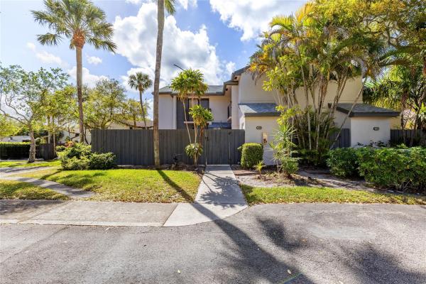 Karanda Village 1, 3183 Cocoplum Cir #3375, Coconut Creek, Florida 33063, image 1