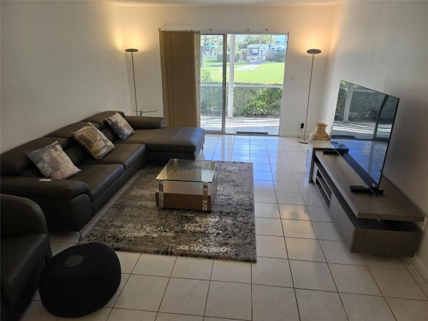 Victoria Village, 2805 Victoria Way #E1, Coconut Creek, Florida 33066, image 1