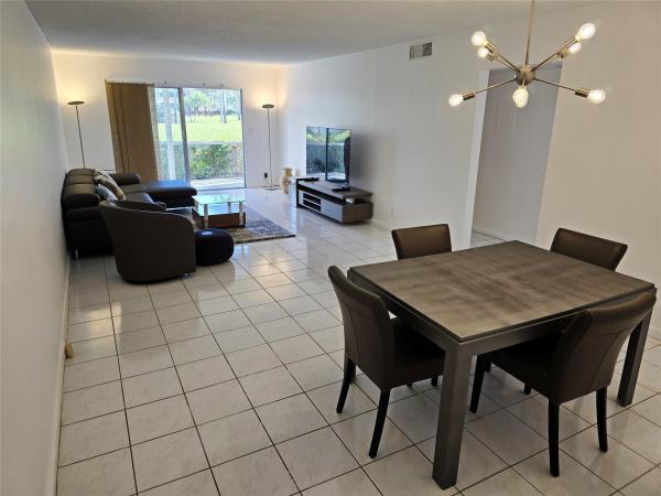 Victoria Village, 2805 Victoria Way #E1, Coconut Creek, Florida 33066, image 1