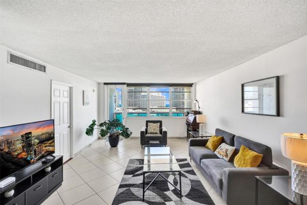 Aquasol, 6770 Indian Creek Dr #10-R, Miami Beach, Florida 33141, image 1