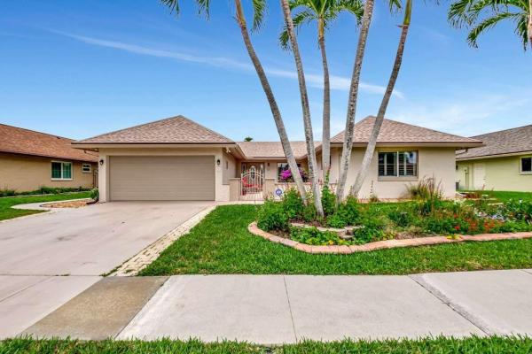 Pine Tree Village, 10265 Greentrail Dr N, Boynton Beach, Florida 33436, image 1