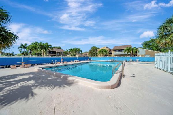 Missionwood At Miramar, 8397 N Missionwood Cir #B-II, Miramar, Florida 33025, image 2
