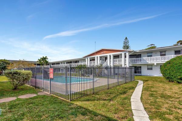 Edgewood Greens, 1701 NW 46th Ave #207, Lauderhill, Florida 33313, image 1