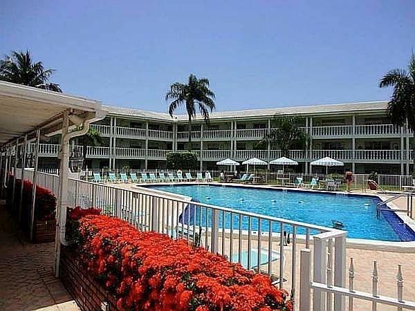 Maybury Mansions, 2455 NE 51st St #E-112, Fort Lauderdale, Florida 33308, image 1