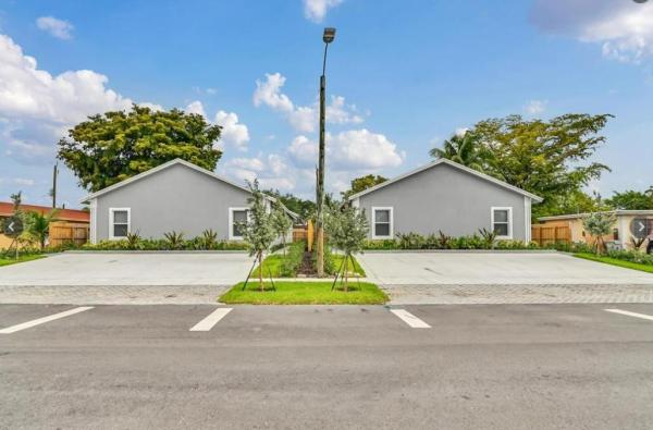 Collier City, 2321 NW 4th St, Pompano Beach, Florida 33069, image 1