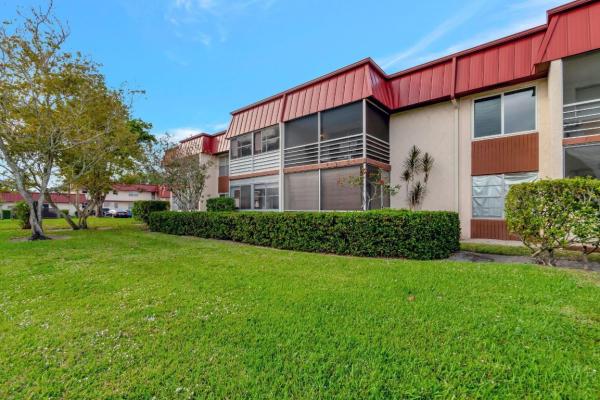 12026 S Greenway Cir #203, Royal Palm Beach, Florida 33411, image 2