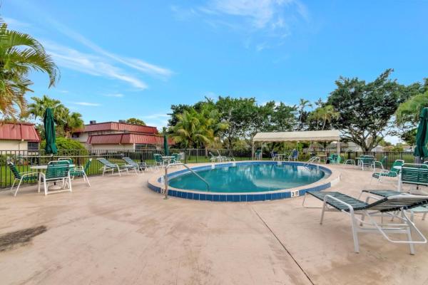 12026 S Greenway Cir #203, Royal Palm Beach, Florida 33411, image 3