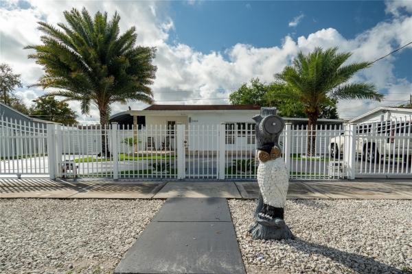 Acme Gulfair, 2464 NW 104th St, West Little River, Florida 33147, image 1