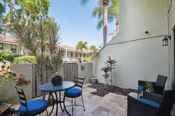 Bayview Village, 2859 NE 60, Fort Lauderdale, Florida 33308, image 1