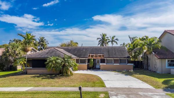 Waterford, 5720 W Waterford Dr, Davie, Florida 33331, image 1