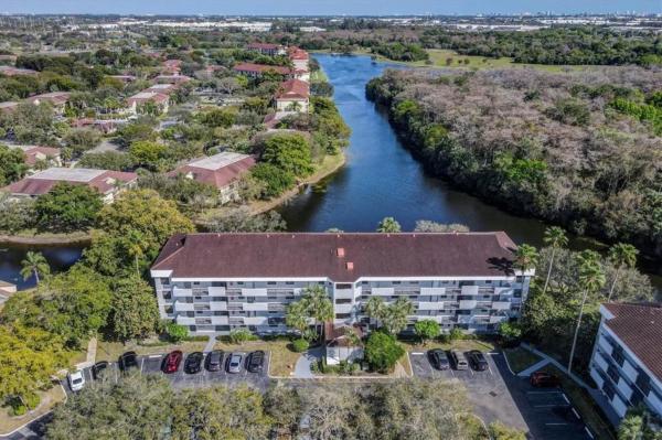 Karanda Village 7, 4134 S Carambola Cir #H303, Coconut Creek, Florida 33066, image 1