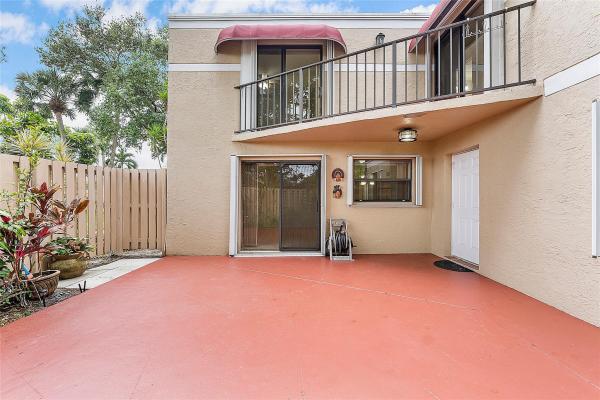 Chateau Wood, 4260 Village Dr #C, Delray Beach, Florida 33445, image 1