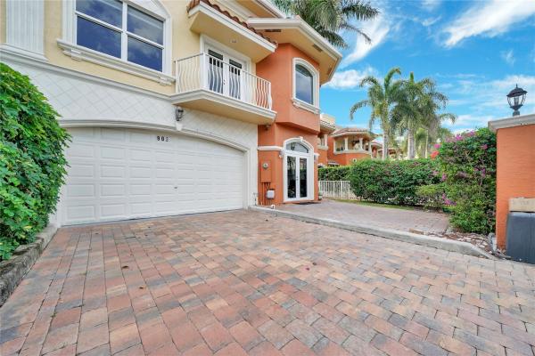 City View At Victoria Park, 903 NE 17th Way #104, Fort Lauderdale, Florida 33304, image 1