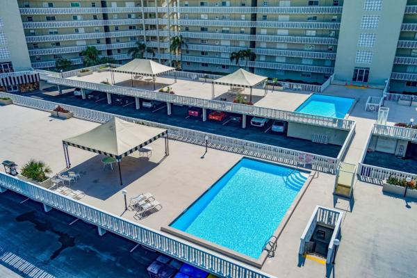 Lake Harbour Towers East, 801 Lake Shore Dr #403, Lake Park, Florida 33403, image 1