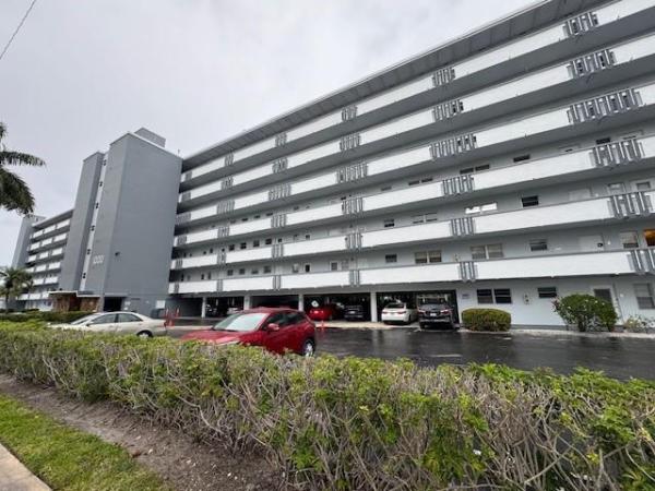 Fairways Royale, 1000 NE 14th Ave #412, Hallandale Beach, Florida 33009, image 1