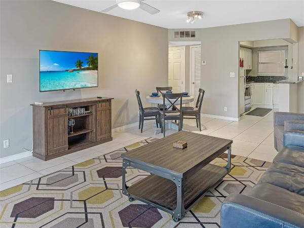 Hawthorne Manor, 2880 NE 33rd Ct #202, Fort Lauderdale, Florida 33306, image 1
