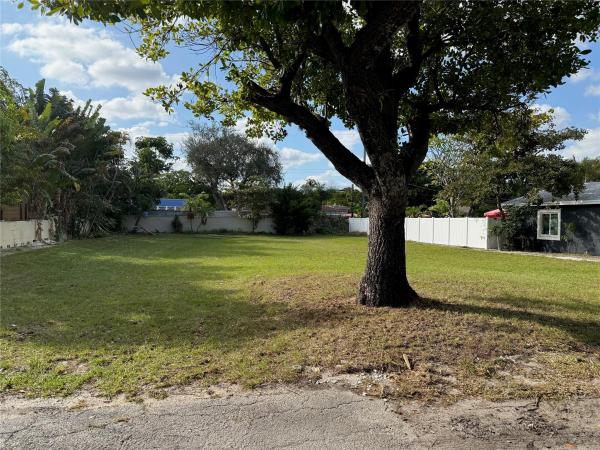 Valencia At Wilton Manors, 2501 NE 8th Ave, Wilton Manors, Florida 33305, image 1