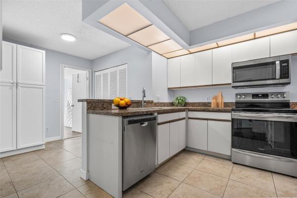 Crosswinds At River Bridge, 200 Crosswinds Dr #D1, Greenacres, Florida 33413, image 3