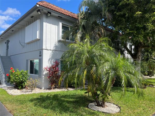 Oakland Grove Village, 639 W Oakland Park Blvd #104-D, Wilton Manors, Florida 33311, image 1