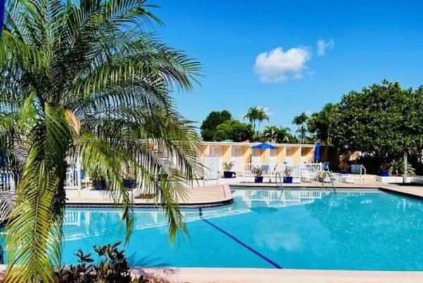 Imperial Point Colonnades, 2161 NE 68th St, Fort Lauderdale, Florida 33308, image 1